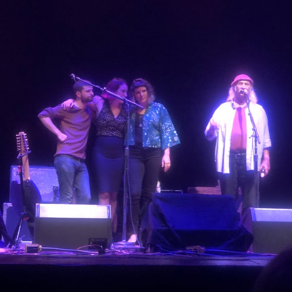 Photo taken at Kalamazoo State Theatre by Stephanie L. on 11/26/2018
