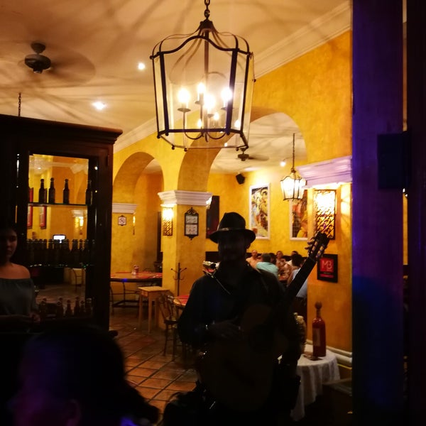 Foto scattata a Fonda Cholula Restaurante da Lumisol P. il 9/8/2018