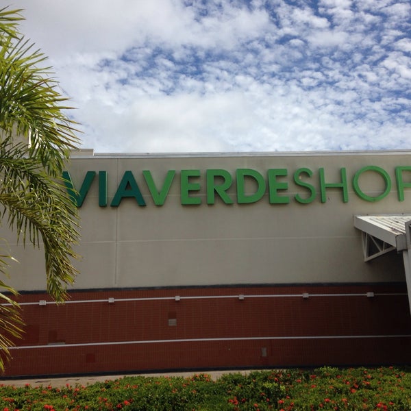 5/17/2015 tarihinde Roberto G.ziyaretçi tarafından Via Verde Shopping'de çekilen fotoğraf