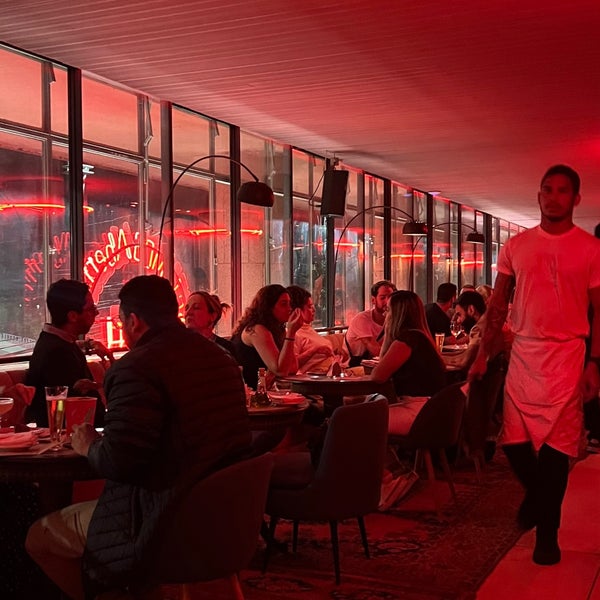 รูปภาพถ่ายที่ Riviera Bar e Restaurante โดย Roberto G. เมื่อ 8/17/2022