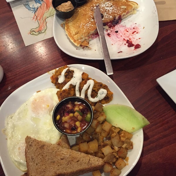 Foto scattata a The Breakfast Club, Etc da Francisco E. il 6/14/2015