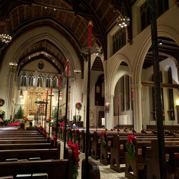 Foto tirada no(a) St James Church (Episcopal) por Christian T. em 12/25/2015