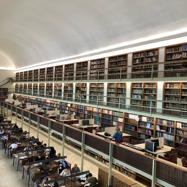 istanbul universitesi edebiyat fakultesi kutuphanesi college library in fatih