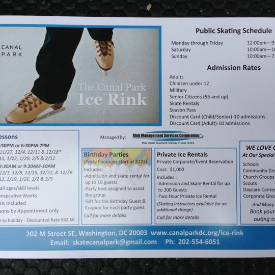 12/8/2012にMaria P.がCanal Park Ice Rinkで撮った写真