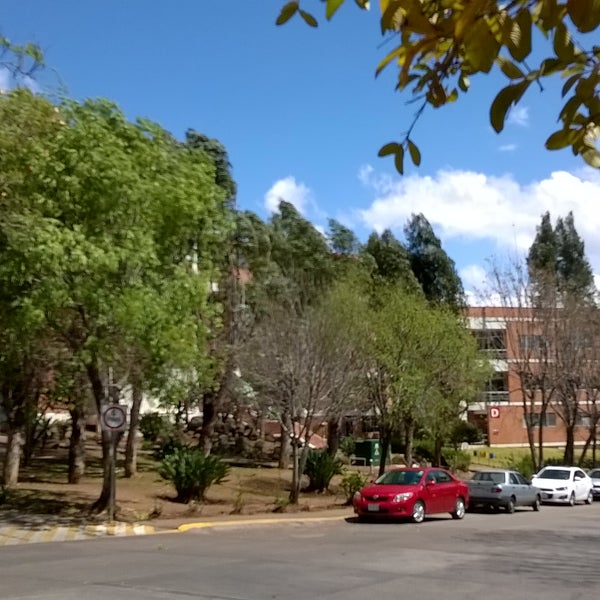 Foto tirada no(a) Universidad Latina de America por Gerardo M. em 3/9/2016