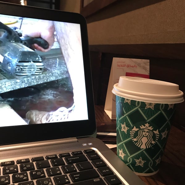 Foto diambil di Starbucks (ستاربكس) oleh ᴡ B. pada 11/24/2018