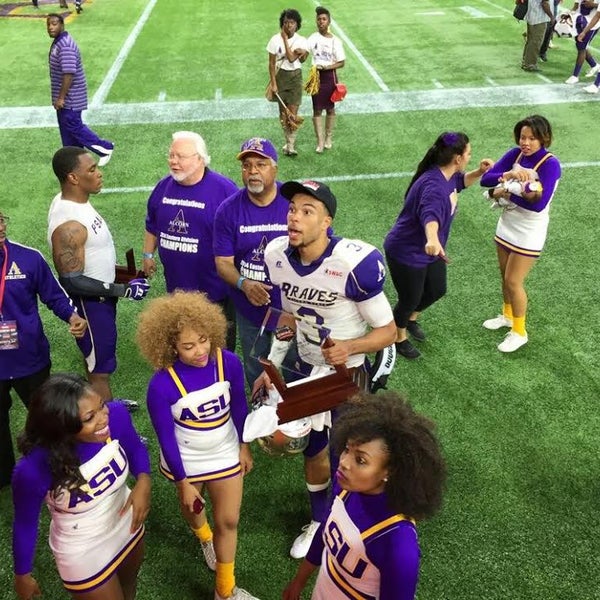 Стрит спорт академия. Sport Academy Houston. Sports Academy h&m.