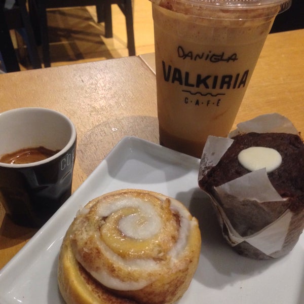 รูปภาพถ่ายที่ Valkiria Café โดย Luli O. เมื่อ 11/16/2016
