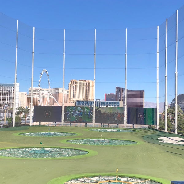 Foto diambil di Topgolf oleh Jason Voorhees pada 10/23/2022