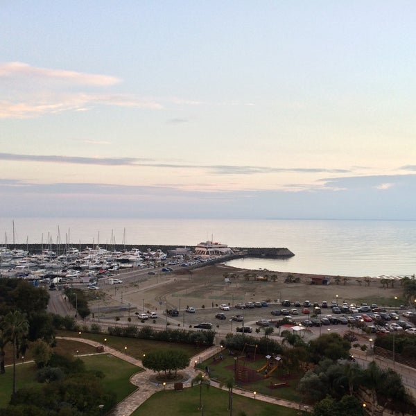 2/14/2016 tarihinde Kate C.ziyaretçi tarafından St. Raphael Resort'de çekilen fotoğraf