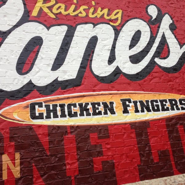 Снимок сделан в Raising Cane&#39;s Chicken Fingers пользователем Trey J. 5/2/2013