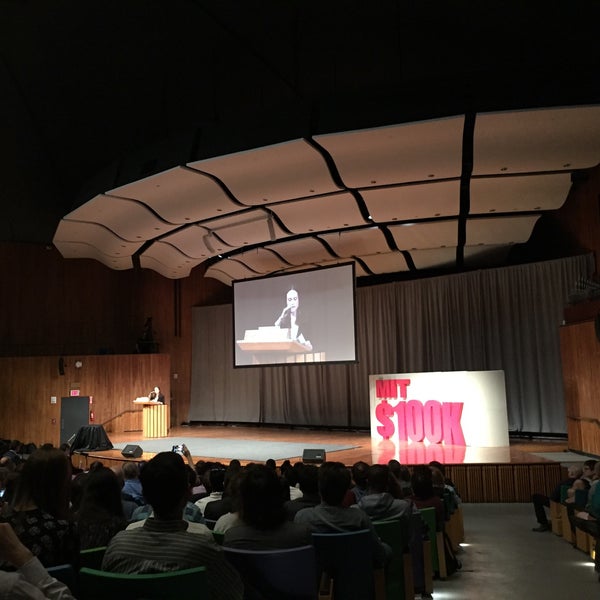 รูปภาพถ่ายที่ MIT Kresge Auditorium (Building W16) โดย Tianyu L. เมื่อ 5/11/2016