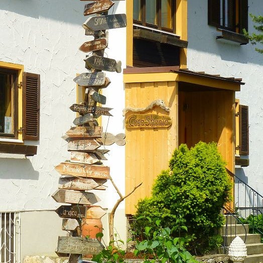 6/23/2015 tarihinde CASA SHANIA- Privates &quot;Gästehaus&quot; im Chiemgauziyaretçi tarafından CASA SHANIA- Privates &quot;Gästehaus&quot; im Chiemgau'de çekilen fotoğraf