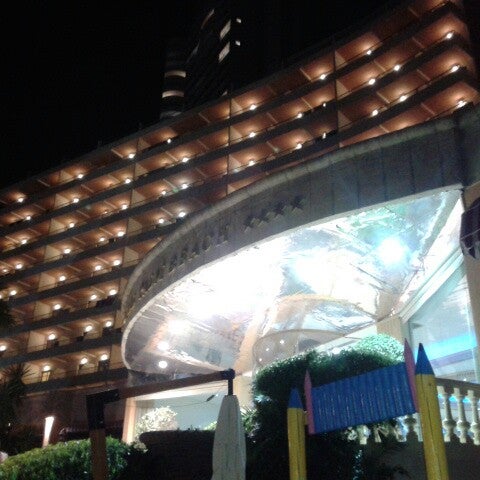 6/14/2013 tarihinde Vero4travelziyaretçi tarafından Hotel Palm Beach'de çekilen fotoğraf