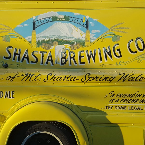 รูปภาพถ่ายที่ Mt. Shasta Brewing Co. โดย K!K เมื่อ 10/10/2017