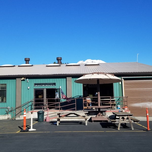 Photo prise au Mt. Shasta Brewing Co. par K!K le9/21/2019