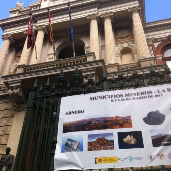 Foto tomada en Escuela Técnica Superior de Ingenieros de Minas y Energía de Madrid (ETSIMINAS Y ENERGÍA - UPM)  por Antonio S. el 3/9/2013