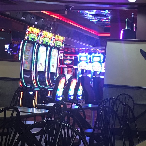 Foto tirada no(a) Casino Royale &amp; Hotel, Best Western Plus por Beverly R. em 1/15/2019