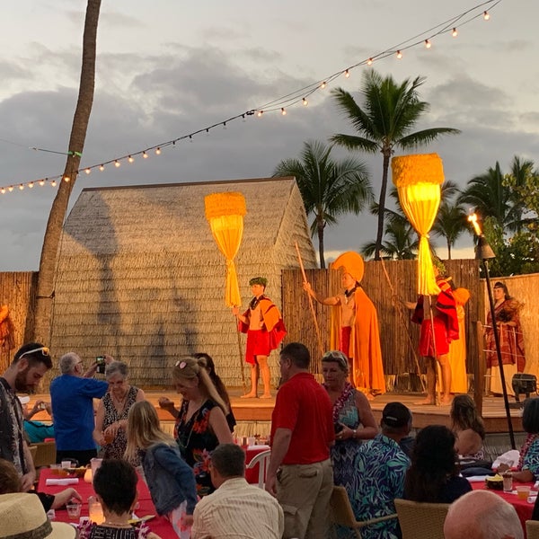 Island Breeze Luau  KailuaKona, HI