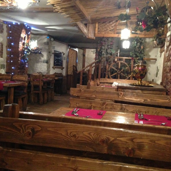 3/11/2013 tarihinde Аннушкаziyaretçi tarafından Гранд-кафе «Каретный дворик»'de çekilen fotoğraf
