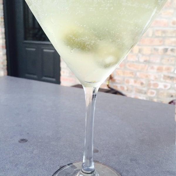7/16/2015 tarihinde Punya S.ziyaretçi tarafından Marty&#39;s Martini Bar'de çekilen fotoğraf