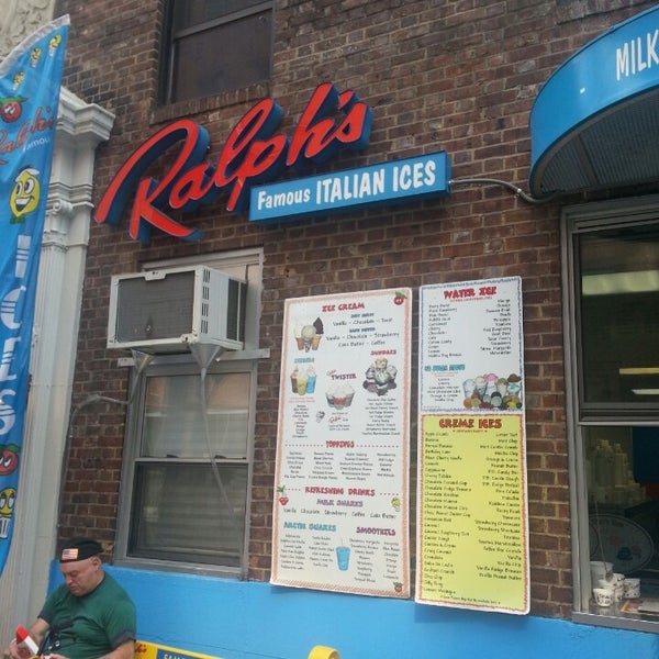 Photo taken at Ralph&#39;s Famous Italian Ices by Bing A. on 6/25/2014
