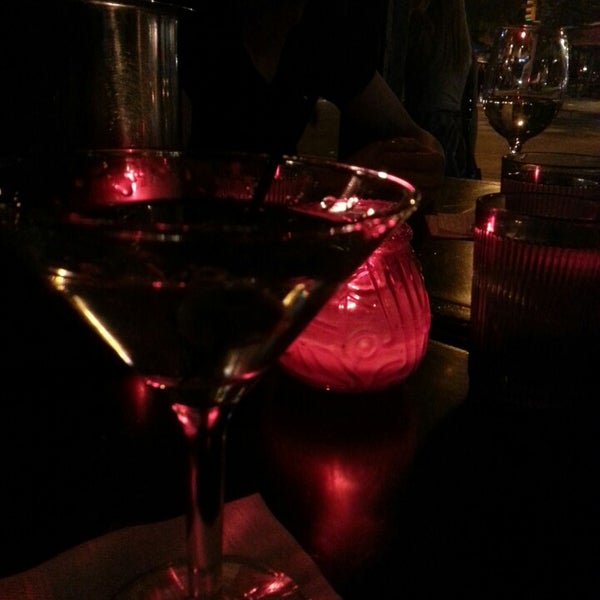 รูปภาพถ่ายที่ Simone Martini Bar &amp; Cafe โดย Bing A. เมื่อ 6/21/2014