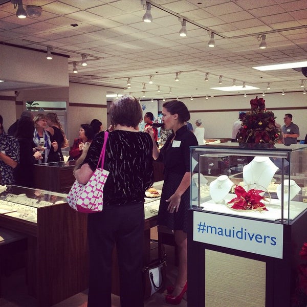 Maui Divers Jewelry Design Center Jewelry Store in Ala Moana Kakaako