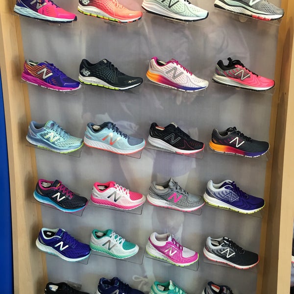 New Balance - Shoe Store in Oakbrook 