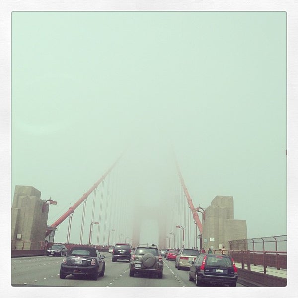 Снимок сделан в *CLOSED* Golden Gate Bridge Walking Tour пользователем Timur T. 8/31/2013