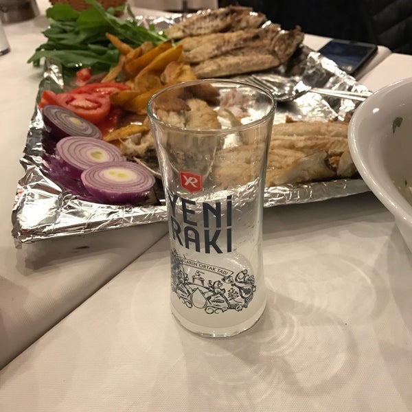 Foto diambil di Beybalık Restaurant &amp; Sazende Fasıl oleh Bekir A. pada 4/2/2017