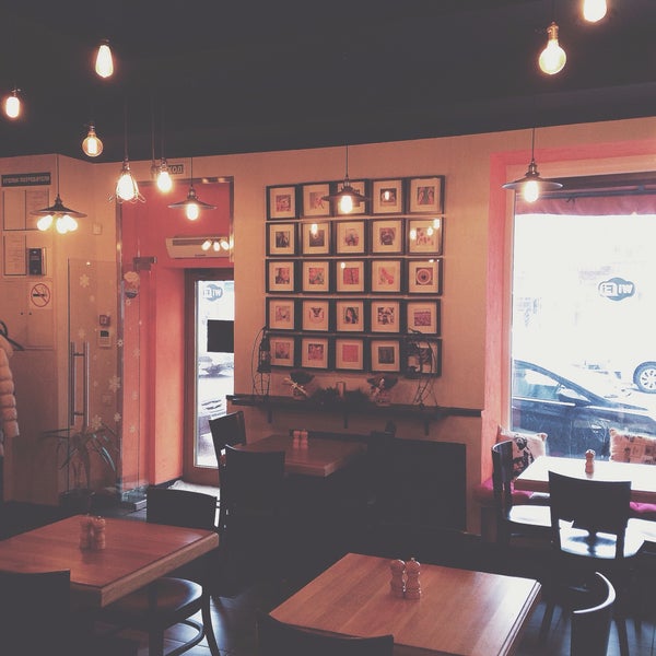 รูปภาพถ่ายที่ Florian cafe โดย Vika D. เมื่อ 2/9/2015