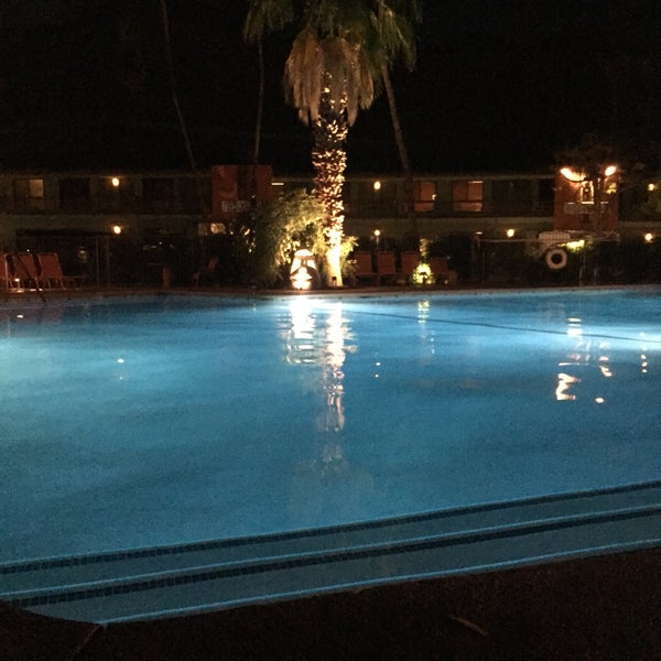 1/11/2017에 Fahad님이 Caliente Tropics Resort Hotel에서 찍은 사진