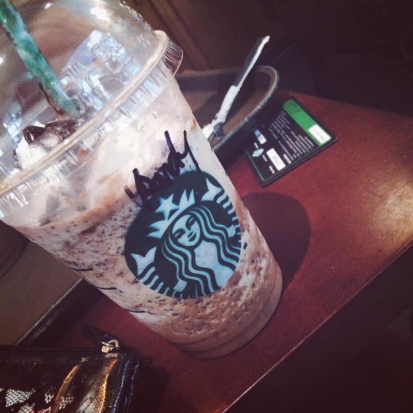 Photo taken at Starbucks by Ria G. on 10/7/2015