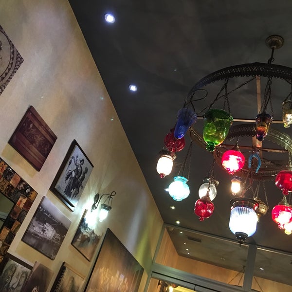 12/23/2015 tarihinde Elif K.ziyaretçi tarafından Antakya Restaurant'de çekilen fotoğraf