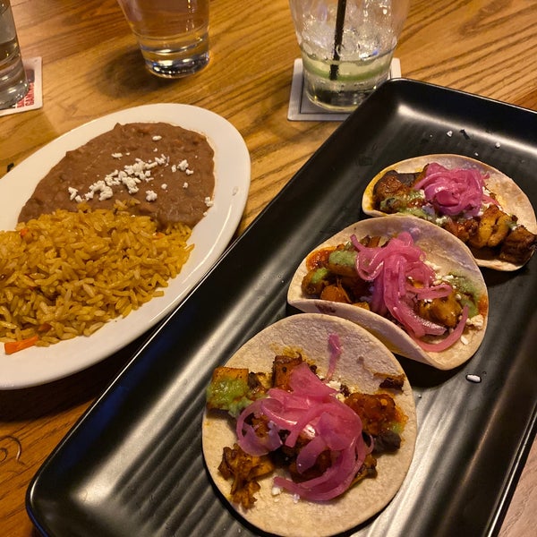 10/11/2019 tarihinde Glen Y.ziyaretçi tarafından Pink Taco Boston'de çekilen fotoğraf