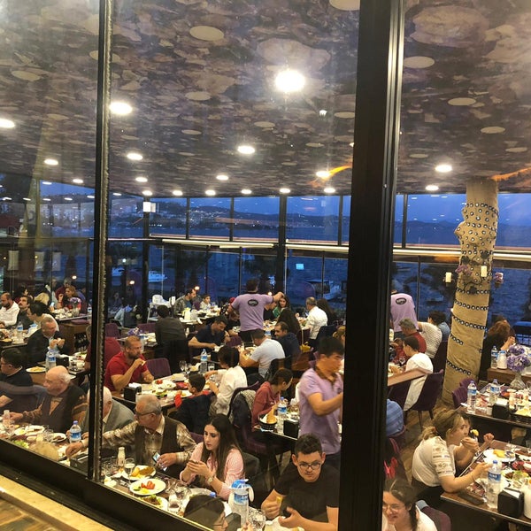 Das Foto wurde bei Köprü Restaurant &amp; Cafe von Ali Y. am 5/26/2019 aufgenommen