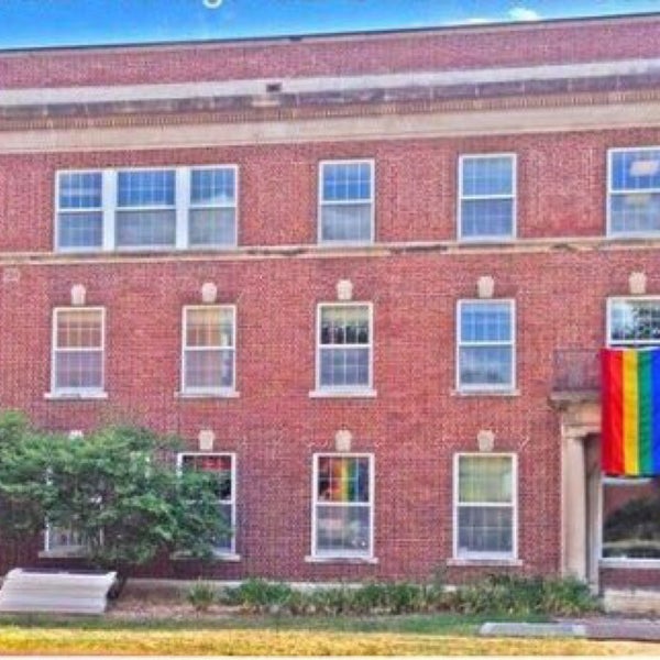 Снимок сделан в Center for LGBTQIA+ Student Success пользователем BJ F. 6/19/2017