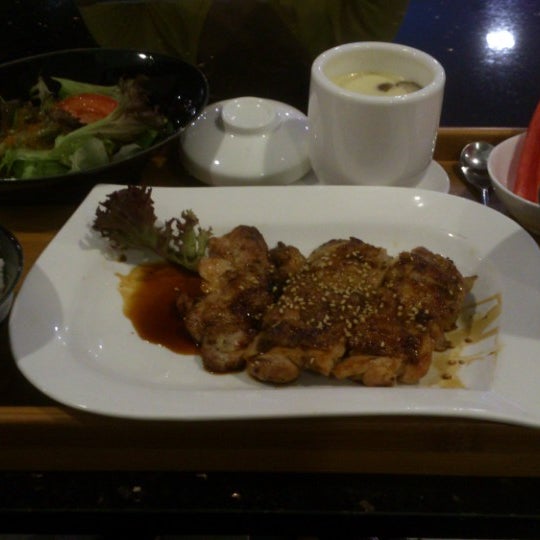 Снимок сделан в Kiraku Japanese Restaurant пользователем Chan C. 7/18/2014