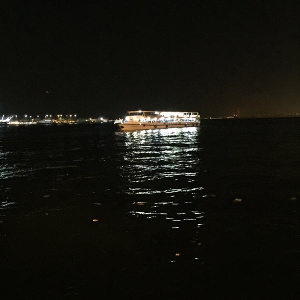 Das Foto wurde bei Kadıköy Küste von Kerim K. am 11/16/2015 aufgenommen