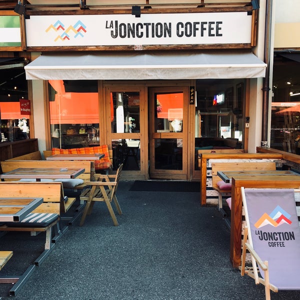 Foto diambil di Jonction Coffee oleh Yara pada 9/29/2018