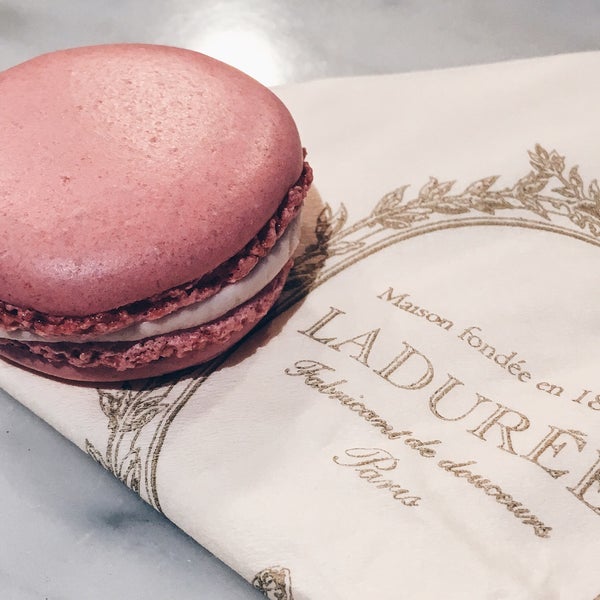 Меню Laduree сент Оноре роза