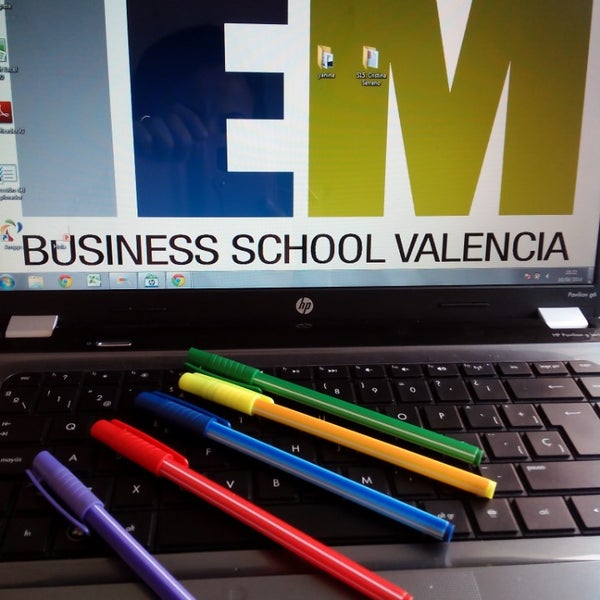 Foto tirada no(a) IEM Business School por Loles S. em 6/16/2014