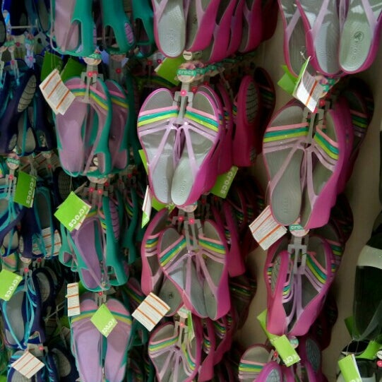 crocs century city mall