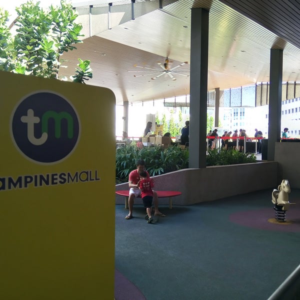 รูปภาพถ่ายที่ Tampines Mall โดย Asaliah . เมื่อ 7/16/2017