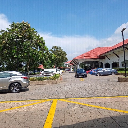 Photos At Orchid Country Club Yishun 28 Tips From 6777 Visitors