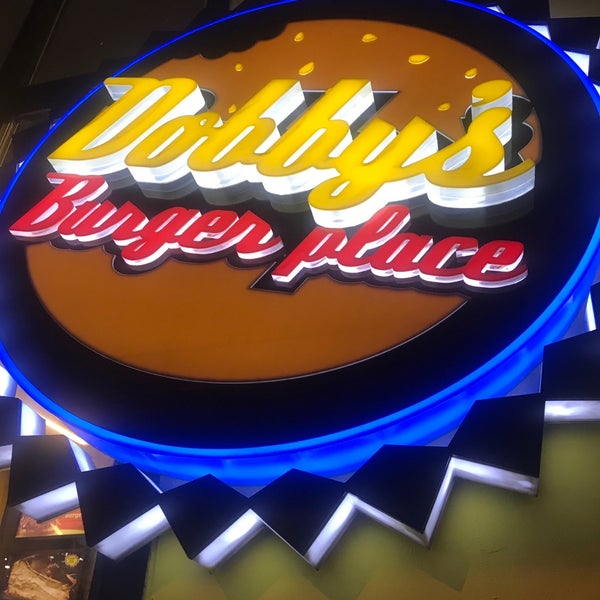 Photo taken at Dobby&#39;s Burger Place by Duygu İ. on 8/22/2018
