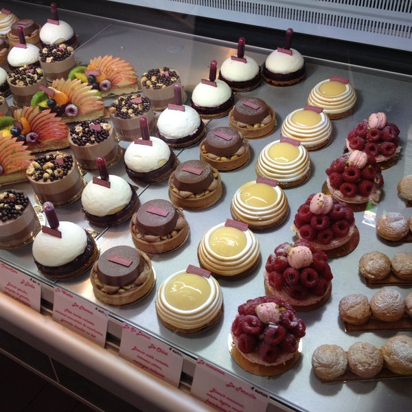 La Fabrique A Gateaux Pastry Shop In Paris