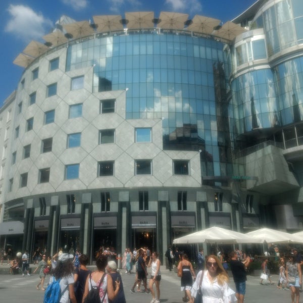 Zara Clothing Store in Wien