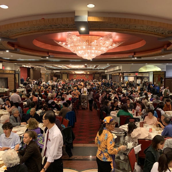 Foto scattata a Jing Fong Restaurant 金豐大酒樓 da Wendy H. il 10/27/2019